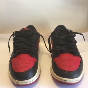 Air Jordan 1 bred lows used size 10.5